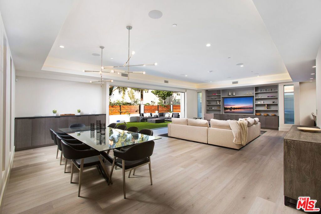 6066 Saturn Street, Los Angeles