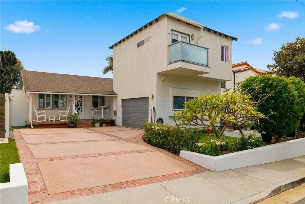 1156 9th, Hermosa Beach