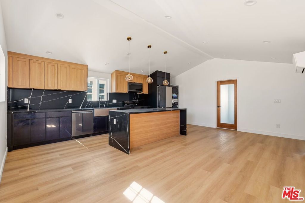 1134 1/2 S Wooster Street, Los Angeles