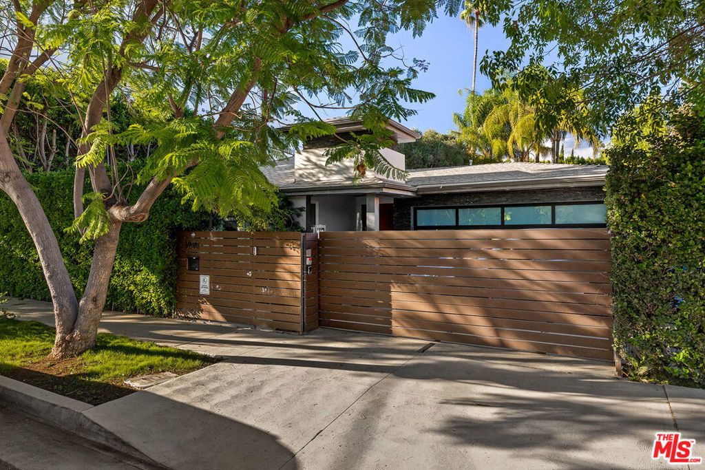 13911 Milbank Street, Sherman Oaks