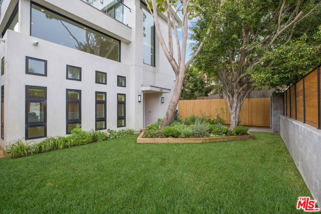 622 Brooks Avenue, Venice