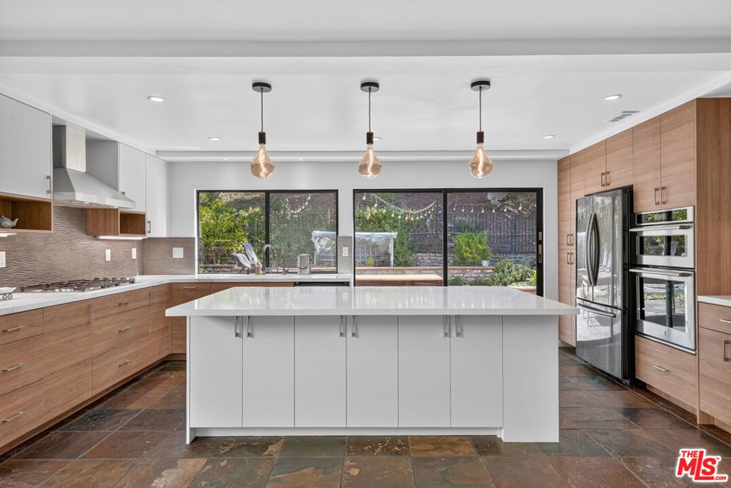 1430 Avenida De Cortez, Pacific Palisades