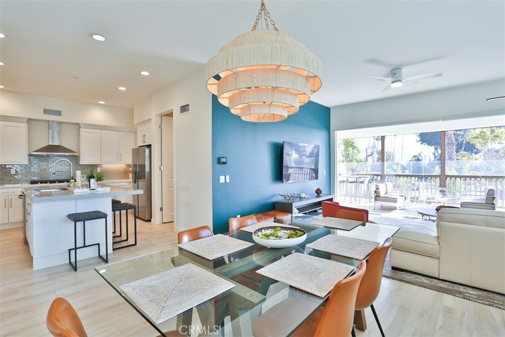 Photo of Listing #OC21215993