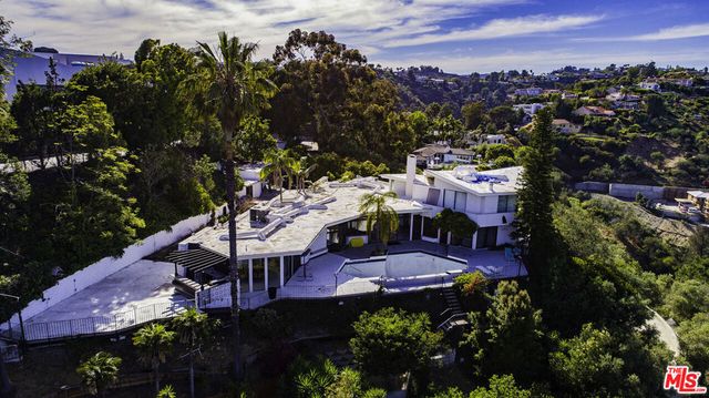 960 Stradella Road, Los Angeles