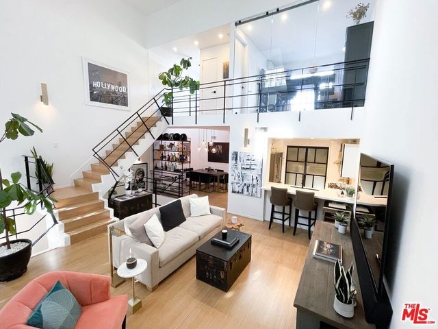 4355 Ventura Canyon Avenue # 203, Sherman Oaks