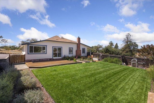 7736 Gravenstein Highway, Cotati
