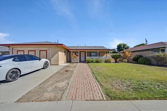1300 Mesa Drive, Hollister