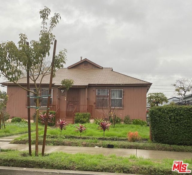 941 E Imperial Highway, Los Angeles