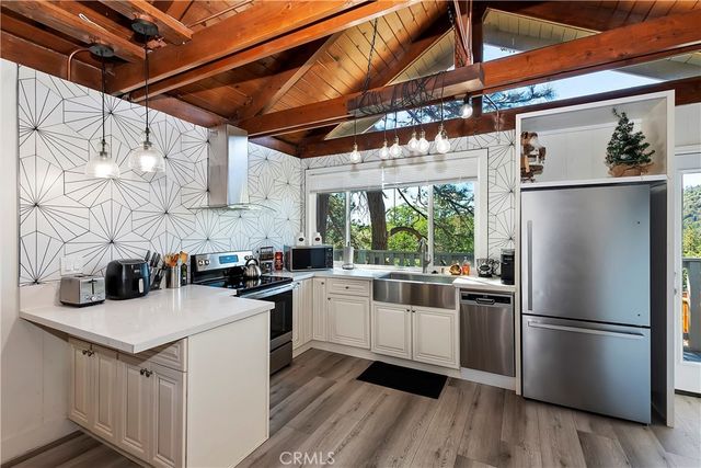 33026 Donner Lane, Arrowbear