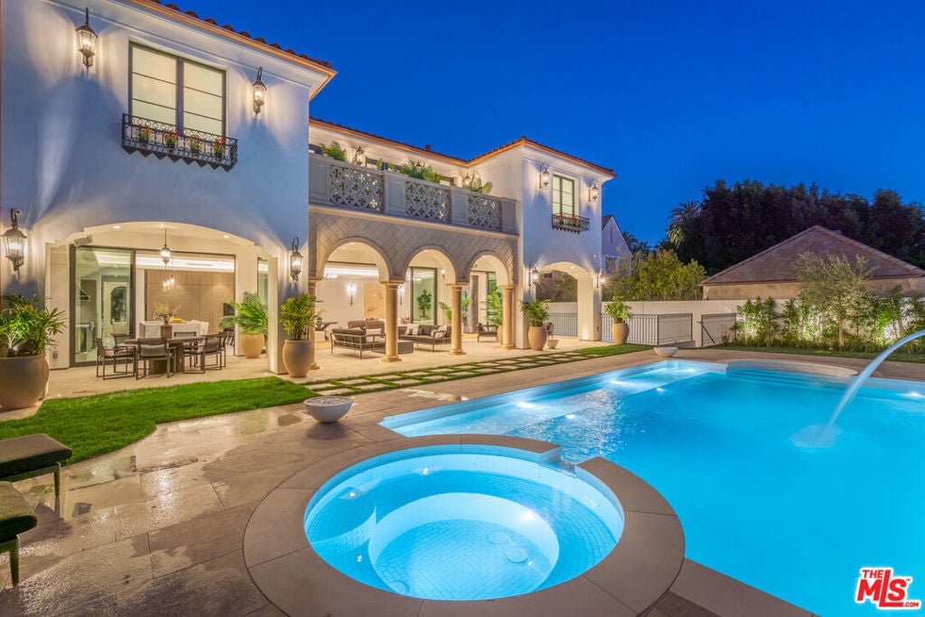 611 Hillcrest Road, Beverly Hills