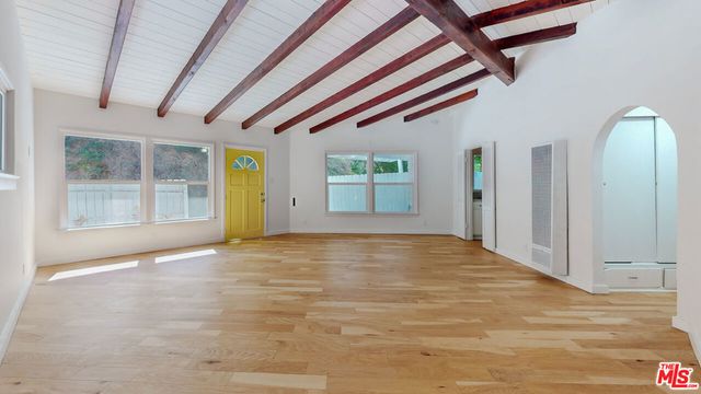 1414 N Beverly Glen Boulevard, Los Angeles