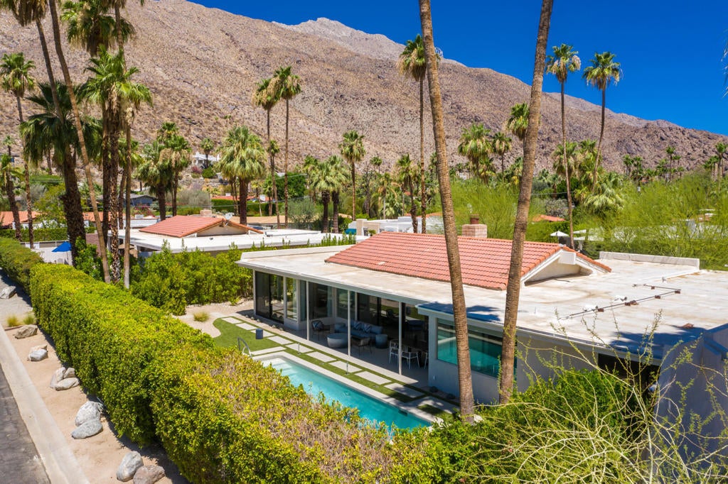 240 Lilliana Drive, Palm Springs Property Listing: MLS® #219107201DA