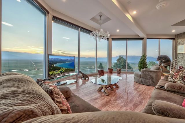 350 Aspen Lane, Bridgeport