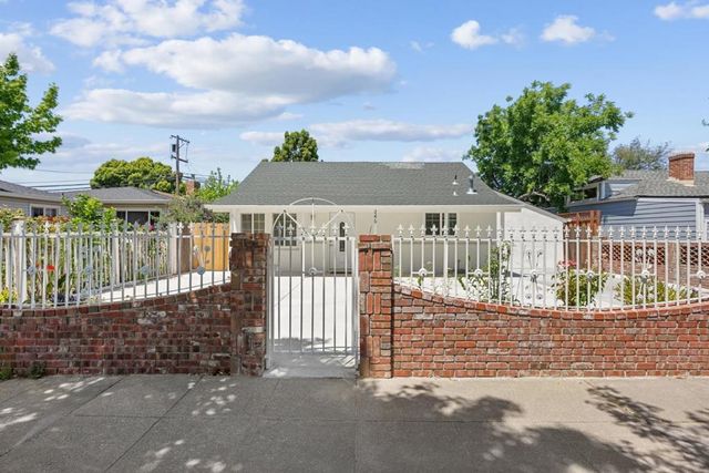 3279 Hoover Street, Redwood City