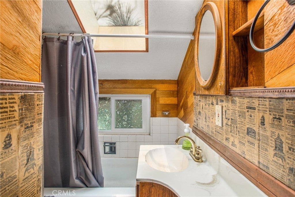 785 Apple Avenue, Wrightwood CA Wrightwood Cabin Homes For Sale