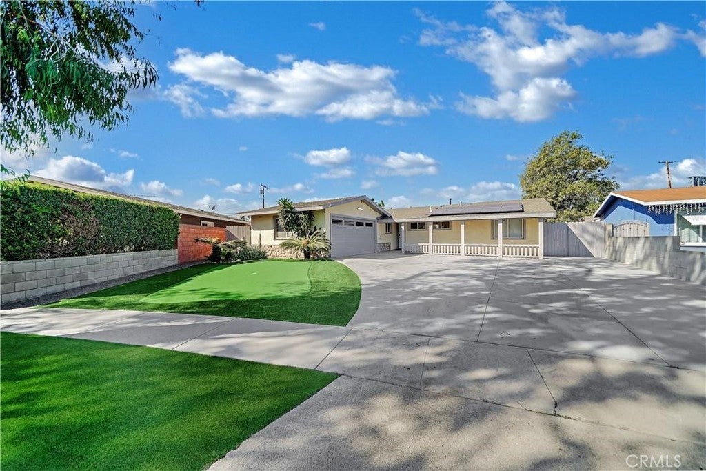 Photo of Listing #PW24135990