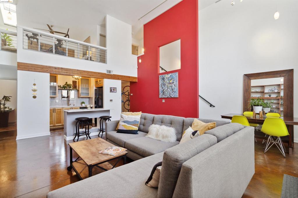 311 4th 125, Oakland