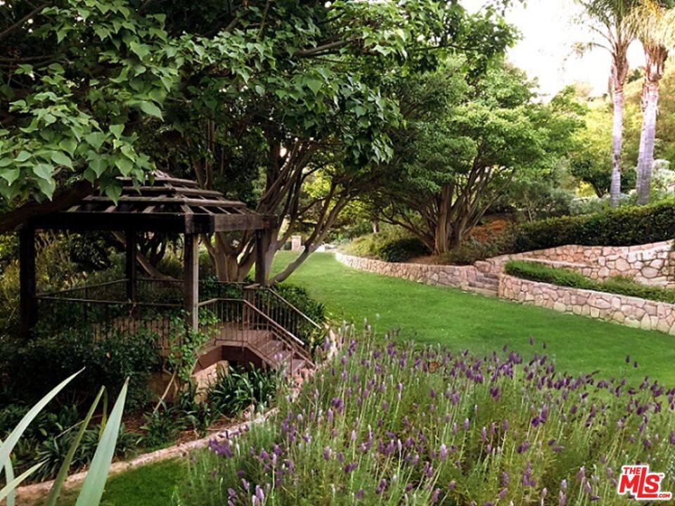 Photo of Listing #24423367