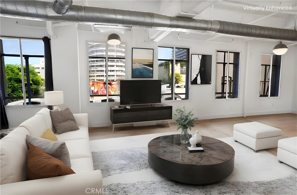 Photo of Listing #BB24182378