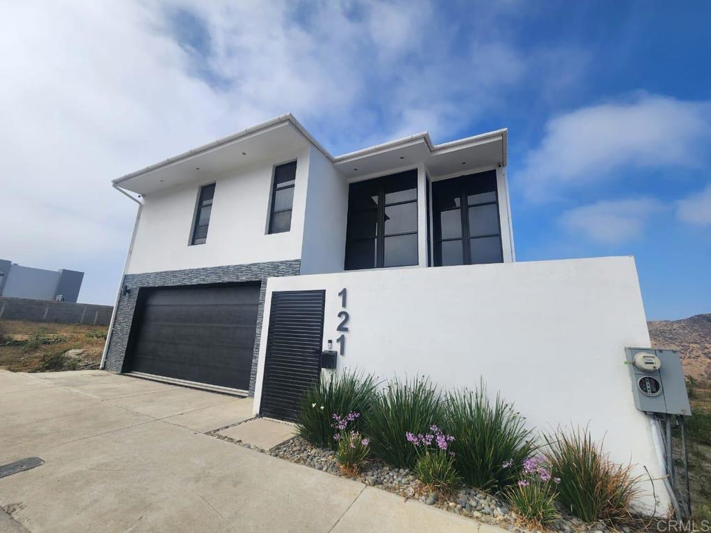 Photo of Listing #PTP2406460