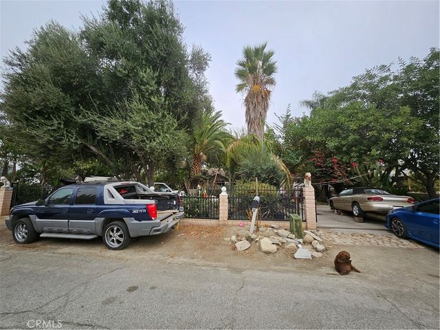 566 E Santa Fe Street, San Bernardino