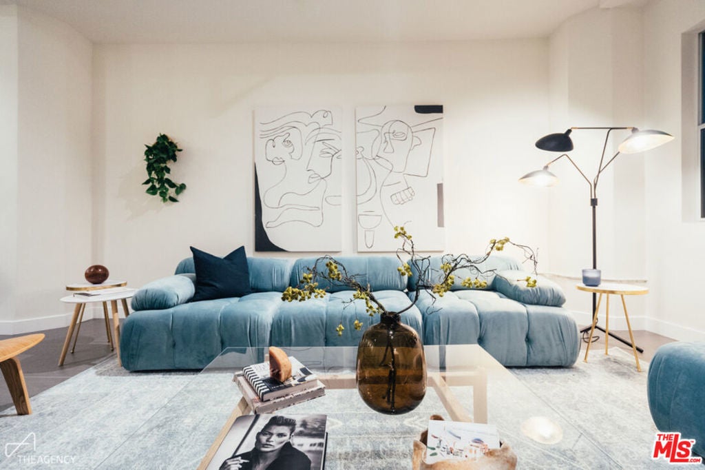 939 Broadway 306, Los Angeles