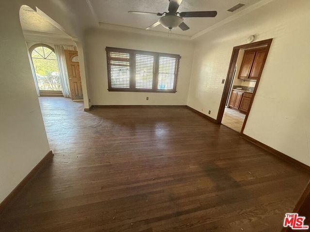 1942 W 76th Street, Los Angeles
