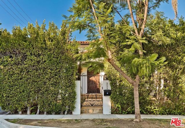 9039 Ashcroft Avenue, West Hollywood