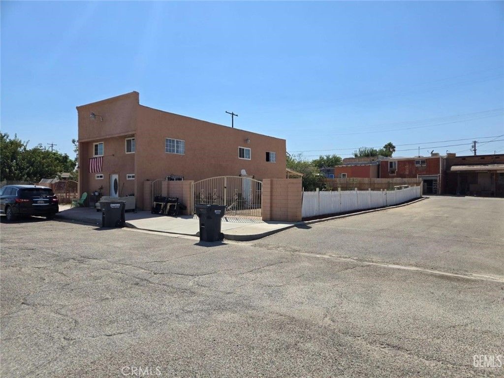 333 Kern Street, Maricopa