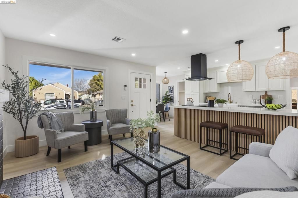 1374 62nd Ave, Oakland