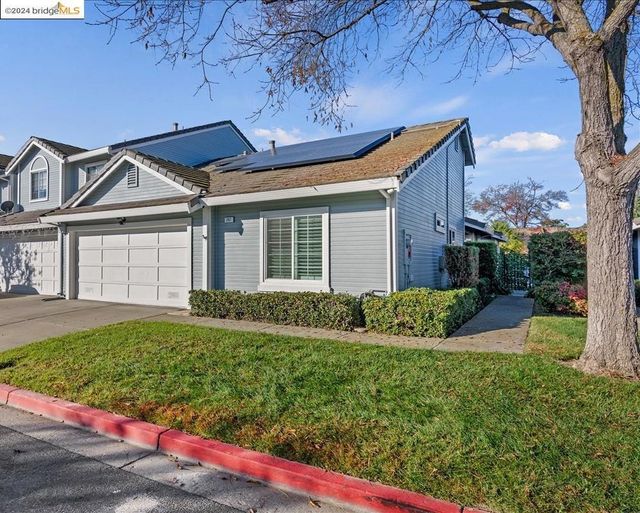 247 Heron Dr, Pittsburg