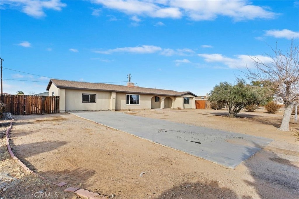 12650 Running Deer Road, Apple Valley