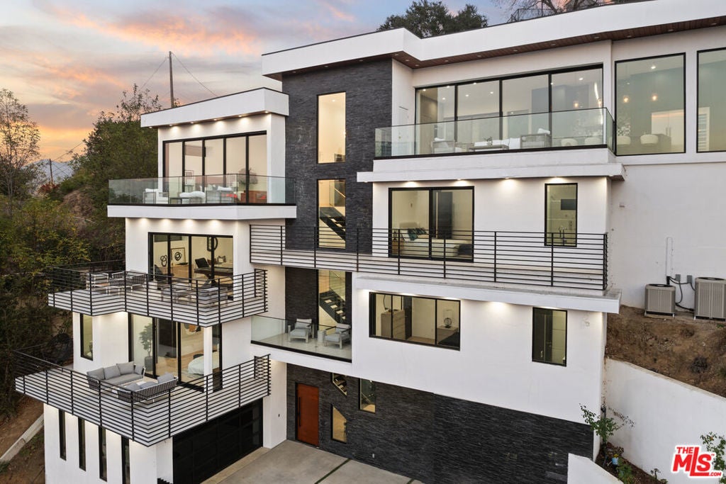 Photo of Listing #24472763