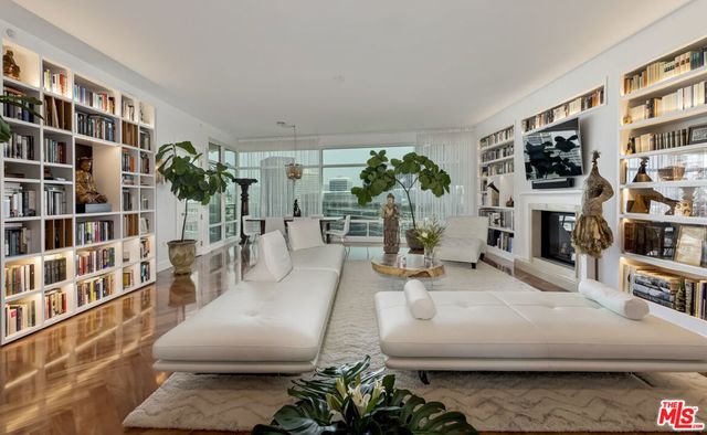 1 W Century Drive # 17c, Los Angeles