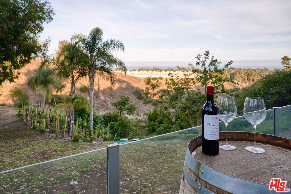 Photo of Listing #25482607