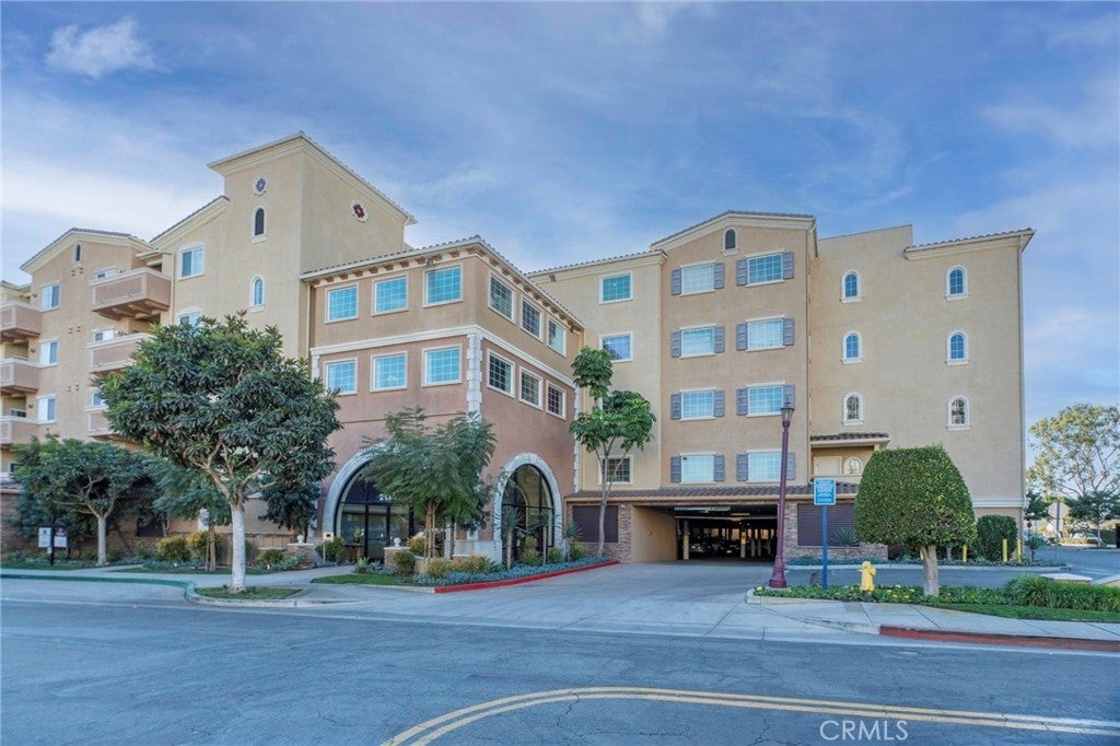 21345 Hawthorne Boulevard 322