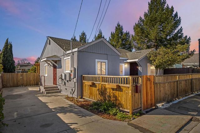 33 Stewart Avenue, Freedom