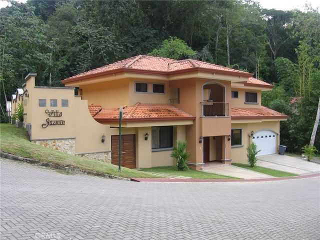 57 Costa Rica- Punta Leona, Other