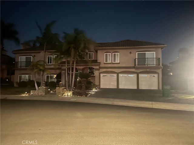13032 Stanton, Santa Ana
