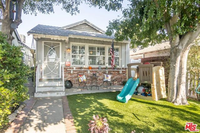 1414 N Whitnall Highway, Burbank