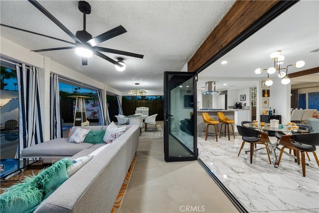 1190 S Calle Marcus, Palm Springs