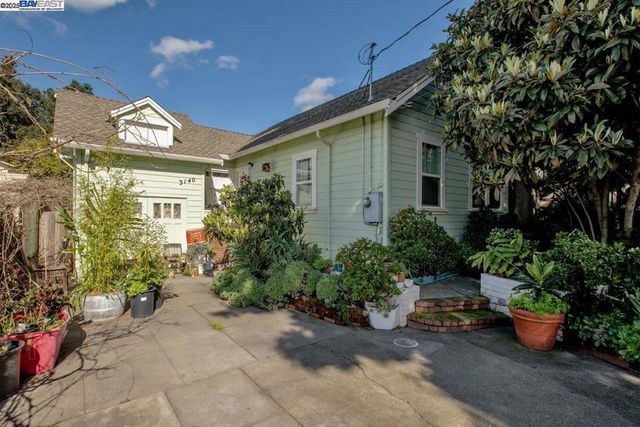 3140 E 27th St, Oakland