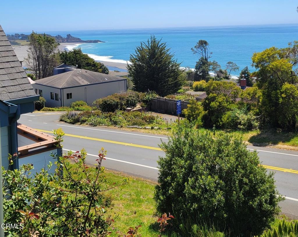 38934 Cypress Way, Gualala