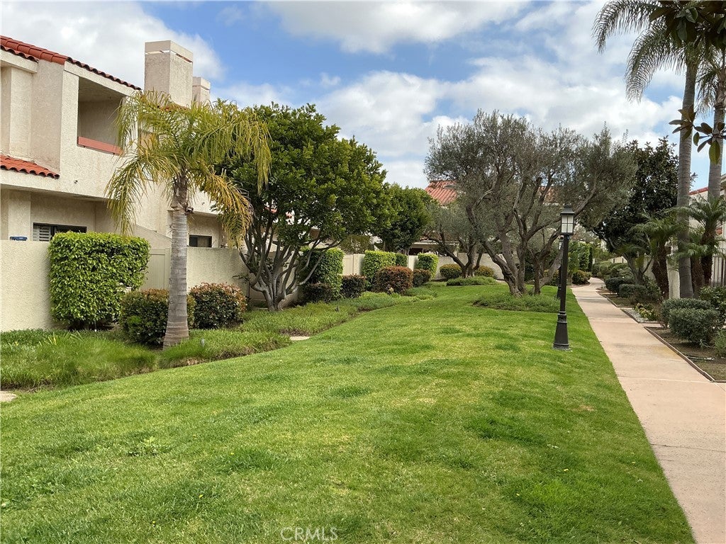 2160 Plaza Del Amo Street 176