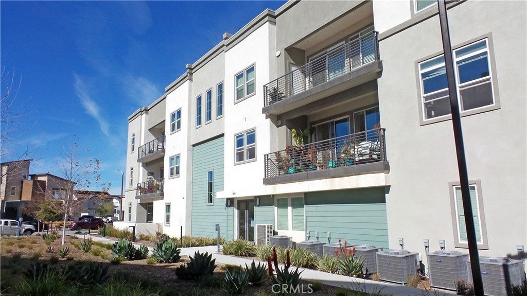 Photo of Listing #SR25035937