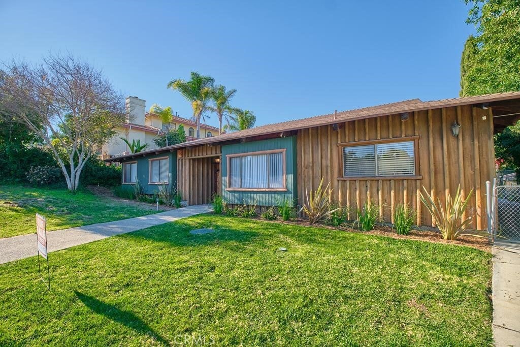 9 Moccasin Lane