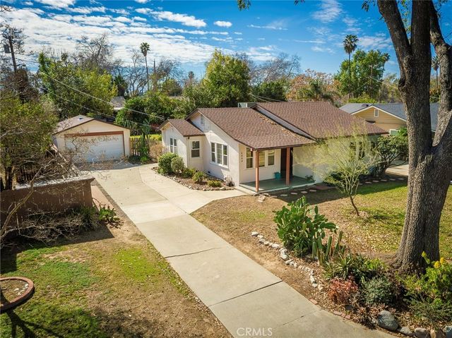 4660 Cover Street, Riverside