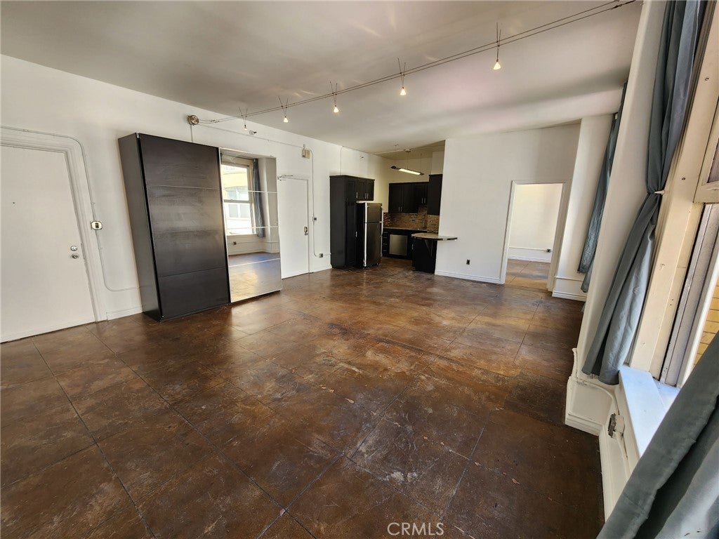 215 7th Street 1004, Los Angeles