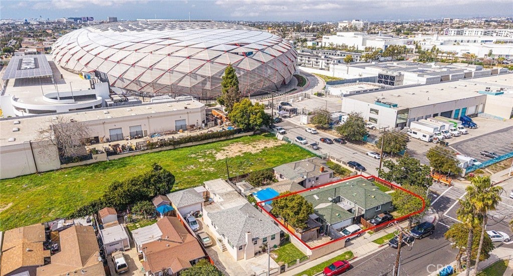 Photo of Listing #DW25047129