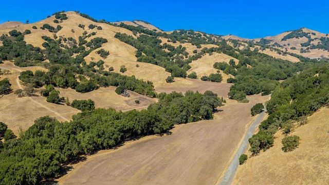 Novato Boulevard, Novato